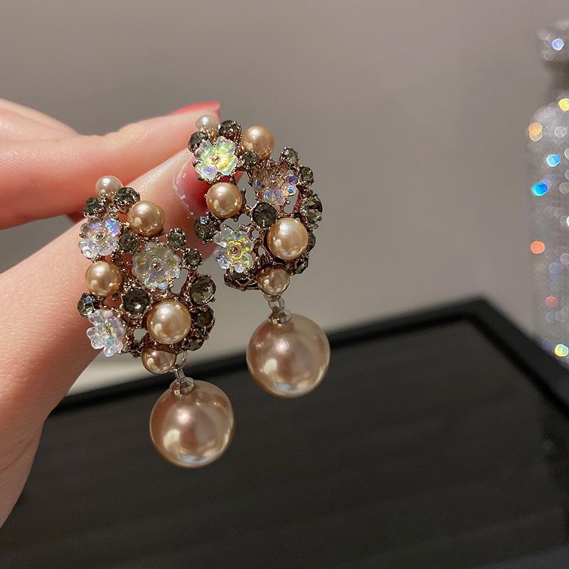 Elegant Zircon Pearl French Retro Luxury Earrings 2025