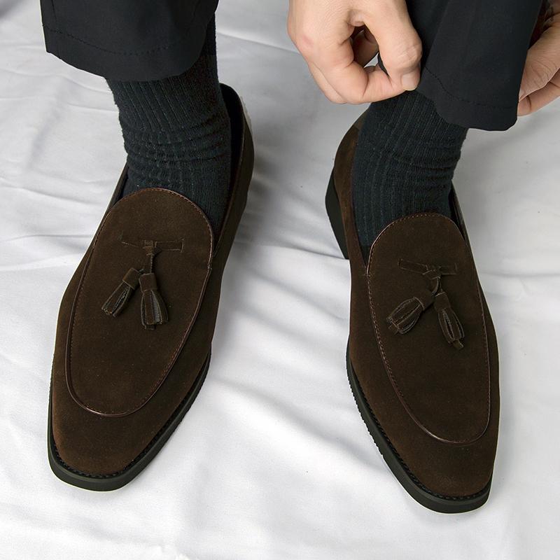 Fashion Casual Plus Size Leather Tassel Loafers Branded Men Formal Business Leather Shoes Fashionable Korean Style Pointed Leather Shoes