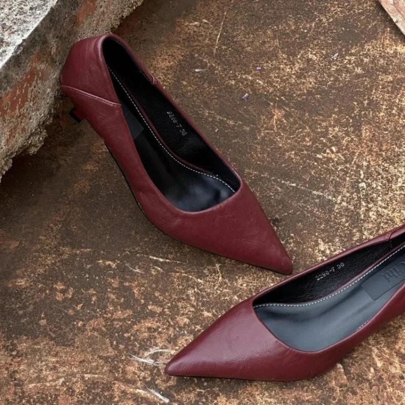 2024 Модная женская обувь на низком каблуке для женщин, горячая распродажа, леопардовый принт, офис и карьера, сексуальные туфли с острым носком, однотонные каблуки для женщин