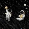 Новые Корейские Милые Асимметричные Пентаграмма Космос Астронавты Клипсы Серьги Без Прокола для Женщин Девушек Мода Женские Белые Зажимы для Ушей