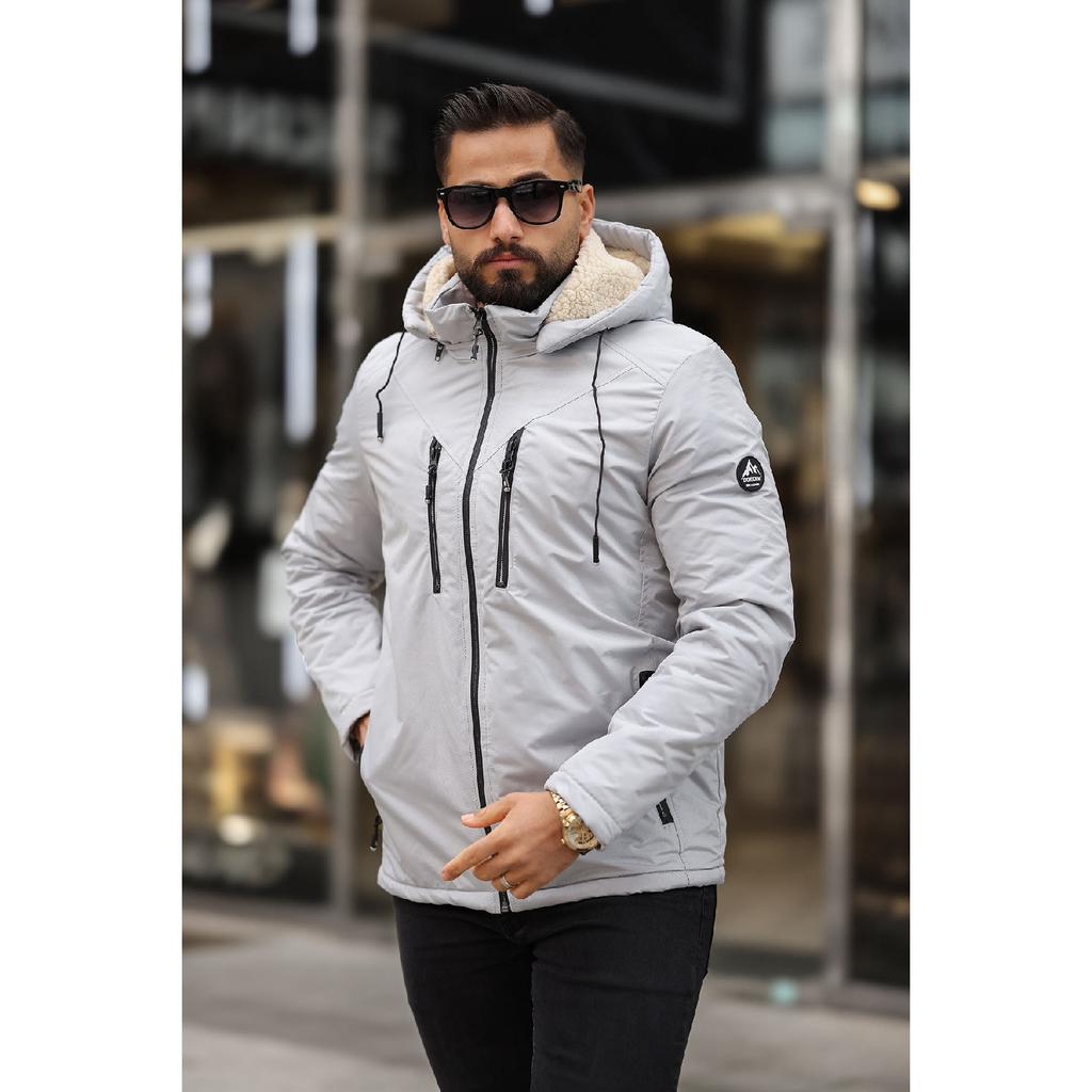 Зимнее пальто с мехом внутри и съемным капюшоном