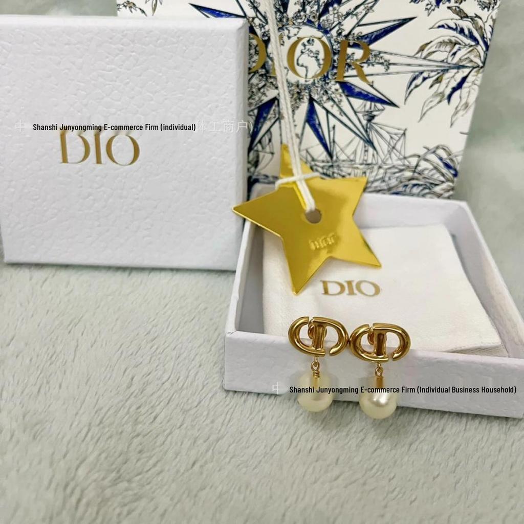 D-jia Pearl Stud Earrings with Tassel and Copper Detail - Women's Luxury Style