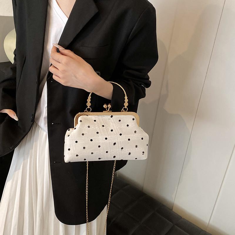 Fashionable Retro Style Womens Pu Leather Handbag Classic Shell Shape Design