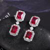 Ювелирные изделия Медное основание Позолоченные Ретро Имитация Красный корунд Синяя шпинель Квадратные серьги-пусеты с бриллиантом Подвеска Главный камень 5 * 7