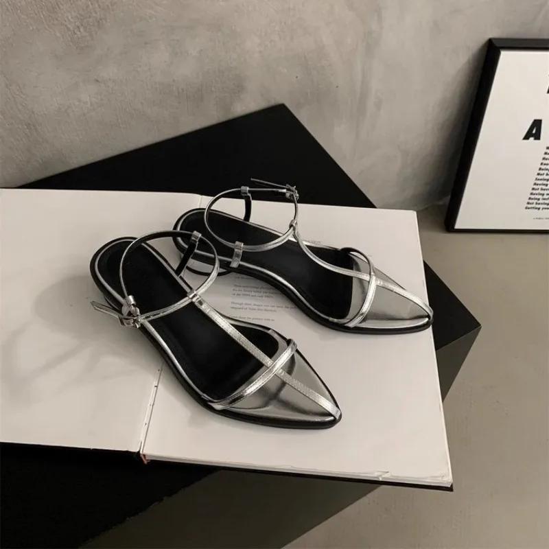 Женские туфли с перекрестным ремнем Черные босоножки Острые носки Zapatos De Mujer Плоские каблуки Женские сандалии с ремешком на щиколотке Женские сандалии с пряжкой
