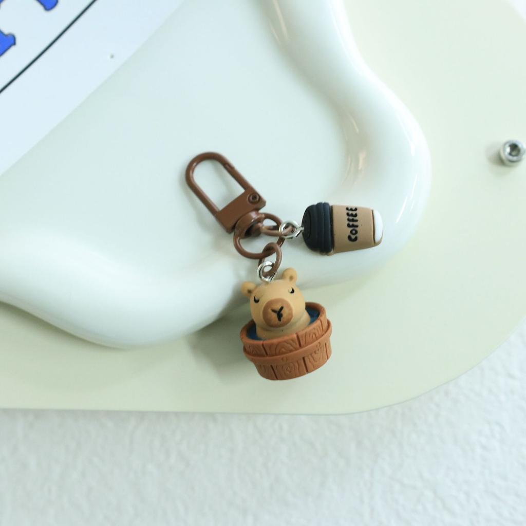 1 шт. Мультяшный милый брелок из смолы в виде капибары, подходит для женского брелка, сумки, декоративной подвески для DIY