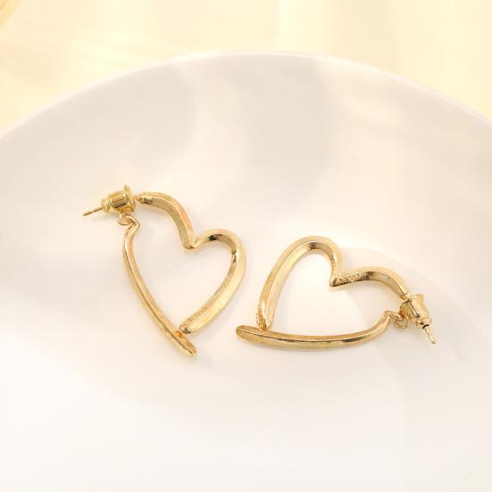 1 пара серег Huggie, полый цвет в форме сердца, однотонный, в стиле ретро, ​​антиаллергенный, с гальваническим покрытием, легкий, из нержавеющей стали