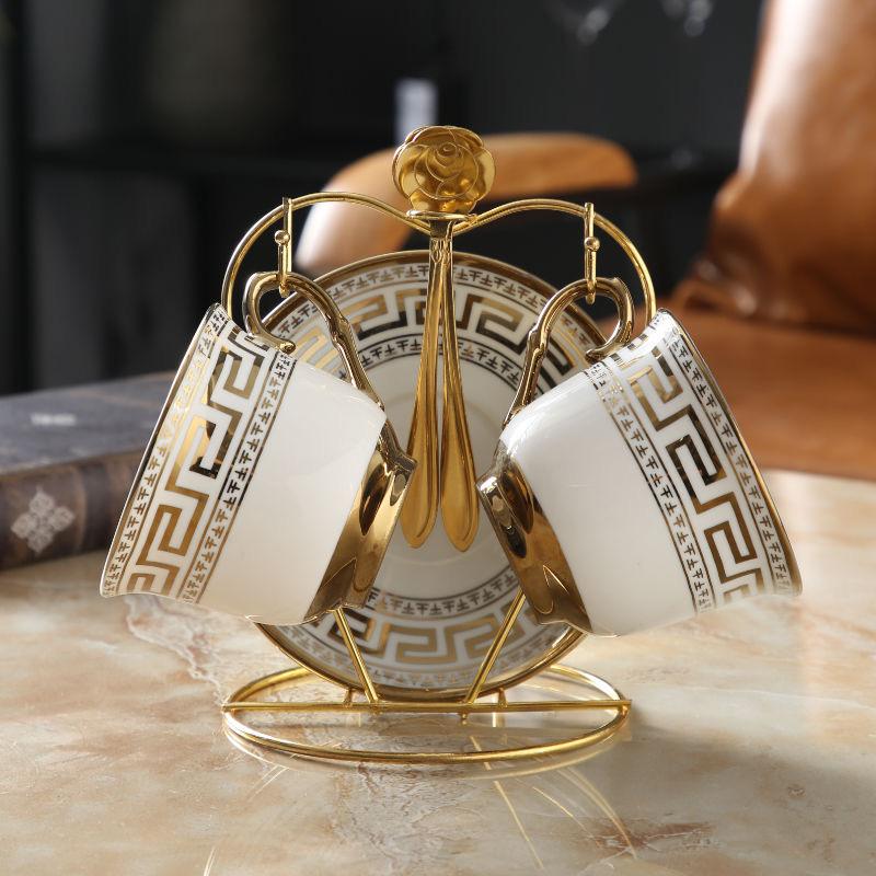 Кофейная чашка и тарелка в европейском стиле с золотым узором, набор из двух предметов, роскошная керамическая чашка в стиле ретро, чашка для воды, цветочная чашка для чая, чашка для молока