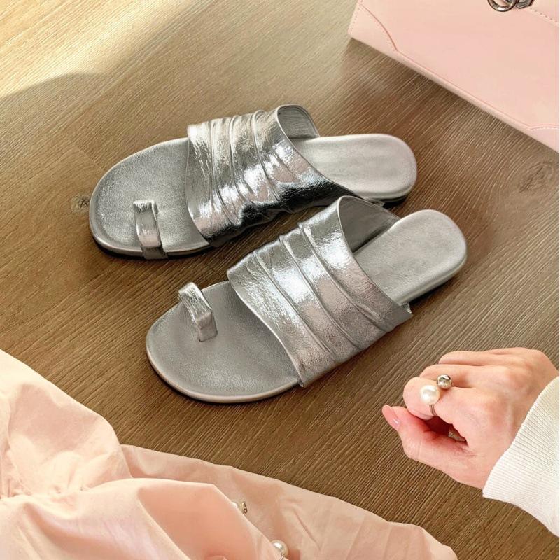 Fashion 2024 Summer Black Soft Leather PU Flat Sandals Retro Slippers Fashion Design Slide Slippers Women Light Non-Slip Beach Sandals S