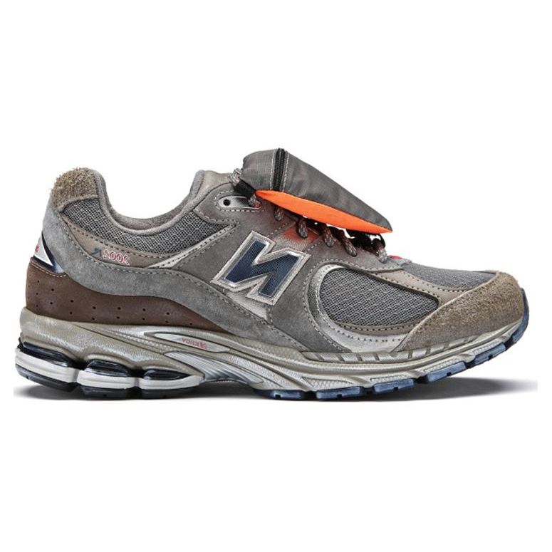 New Balance 2002R Pouch - Кроссовки унисекс Castle Grey Natural-Indigo M2002RVA