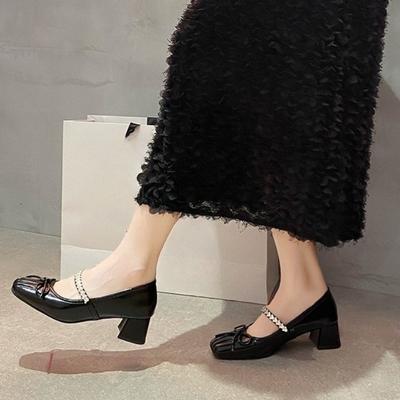 Мода 2025 Новый каблук Женские туфли из кожи цвета слоновой кости с квадратным носком на среднем блочном каблуке с ремешком Мэри Джейн, украшенные бантом и пряжкой, повседневные, ретро-мода