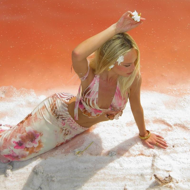 Летний новый принт на шее сексуальный повседневный костюм для отпуска женская одежда