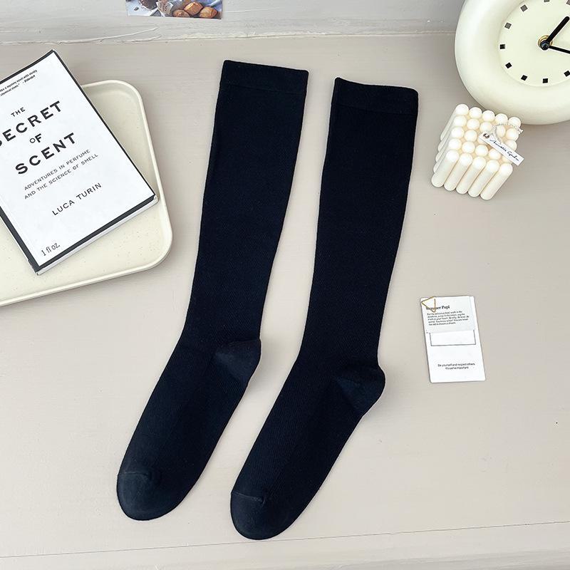 Компрессионные гольфы выше колена в японском стиле черного и белого цвета для прыжков и фитнеса