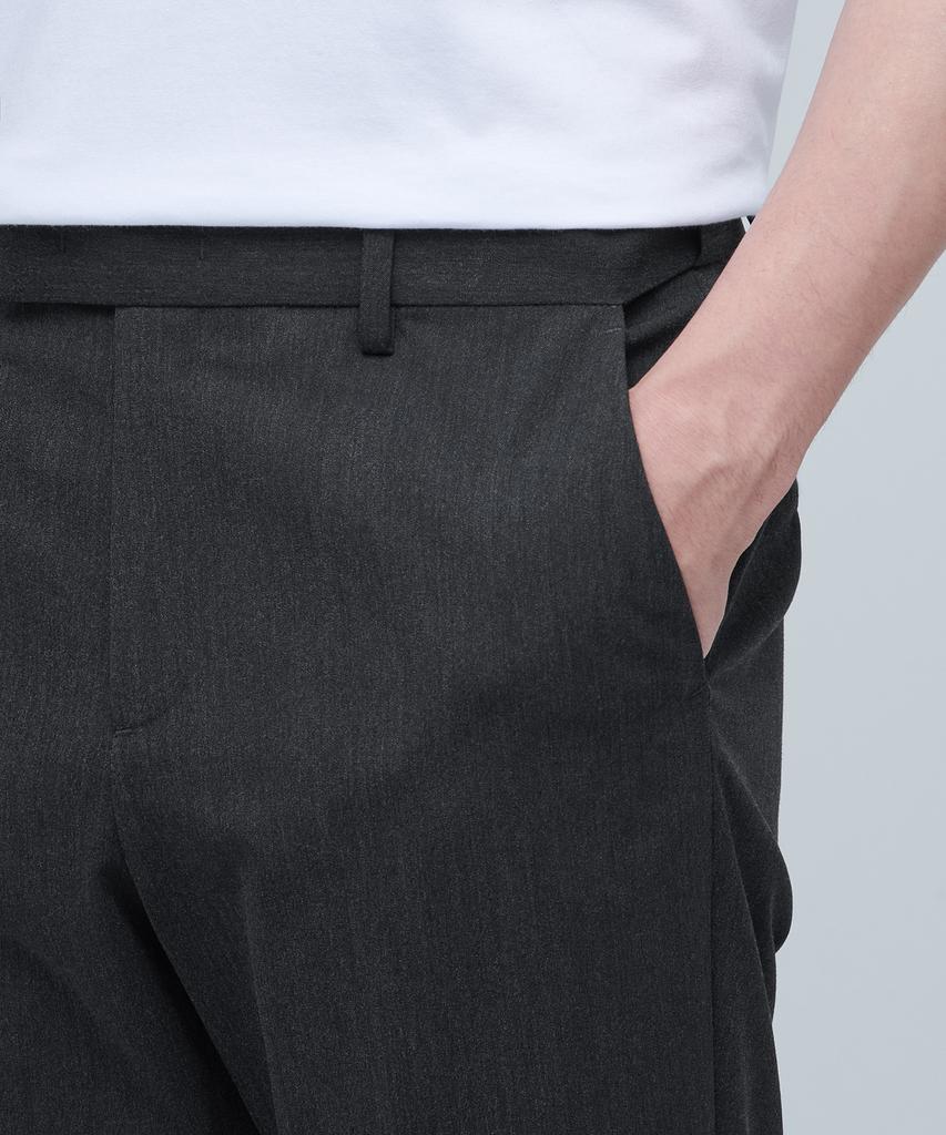 MUSINSA STANDARD Lightweight Relaxed Tapered Hidden Banding Crop Slacks [Charcoal Gray]