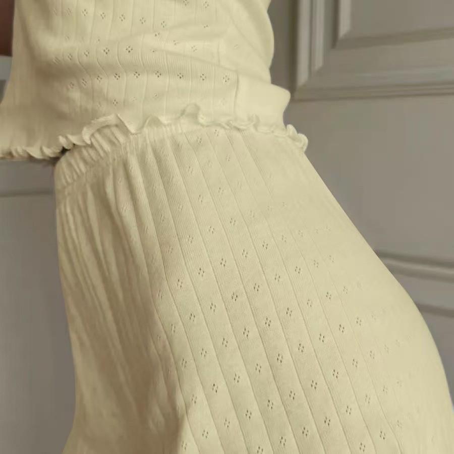 Модный женский повседневный комплект из двух предметов 2025 года, европейский и американский стиль, утягивающий, с жаккардовым узором, отделкой рюшами, топом с круглым вырезом и короткими рукавами, и шортами