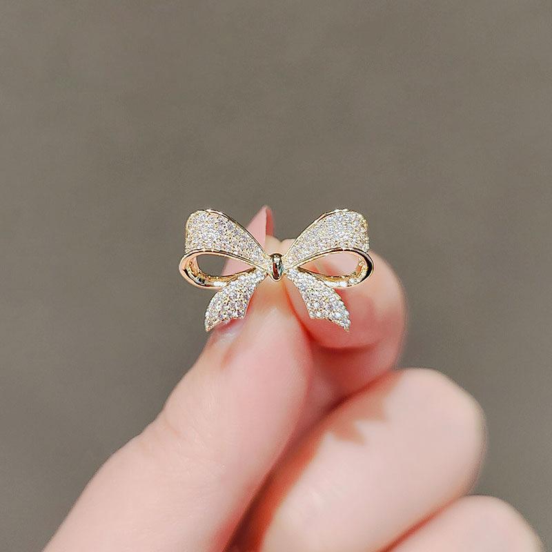 Fashion Brooch Set Flower Bow Brooches for Women Metal Anti-glare Lapel Pin Fixed Clothes Pins Sweater Coat Clothing Accessories AVE