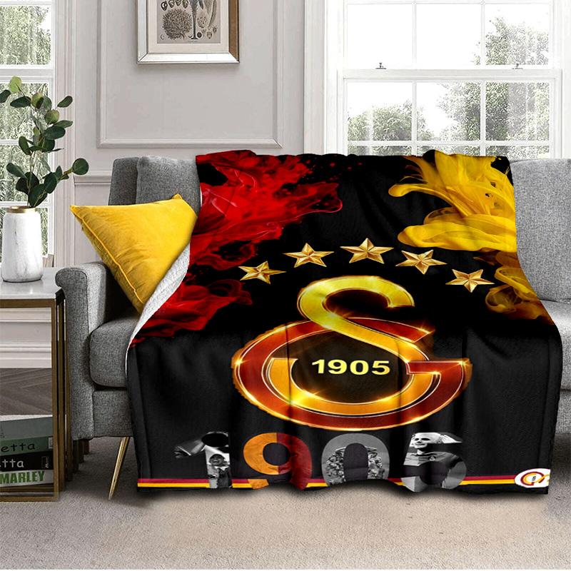 Galatasaray Football Club Crest Blanket Suitable for Sofas, Beds, Offices, And Camping - Perfect Gift for Halloween Christmas