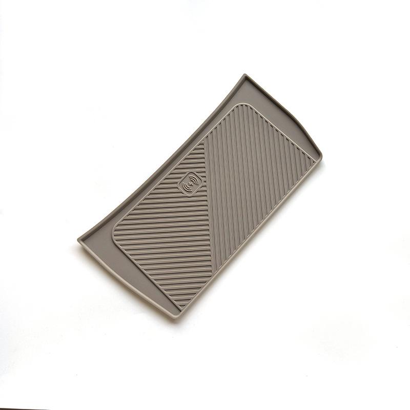 Силиконовый коврик для беспроводной зарядки Volvo XC60: Пылезащитный, Нескользящий Органайзер для Модификации Центральной Консоли, Подходит для 26 Моделей