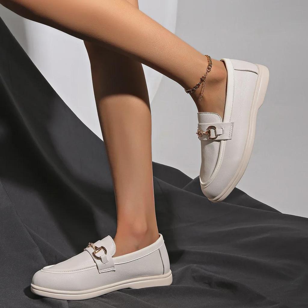 Женские мокасины большого размера с металлической цепочкой на плоской подошве, осень 2024 г.