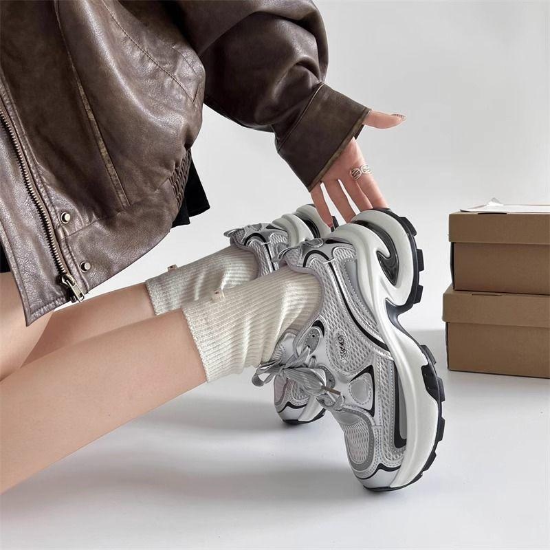 Маленькие кроссовки на толстой подошве, увеличивающие рост, легкие, в стиле «папины», женские, новые летние, повседневные, универсальные, трендовые, модные