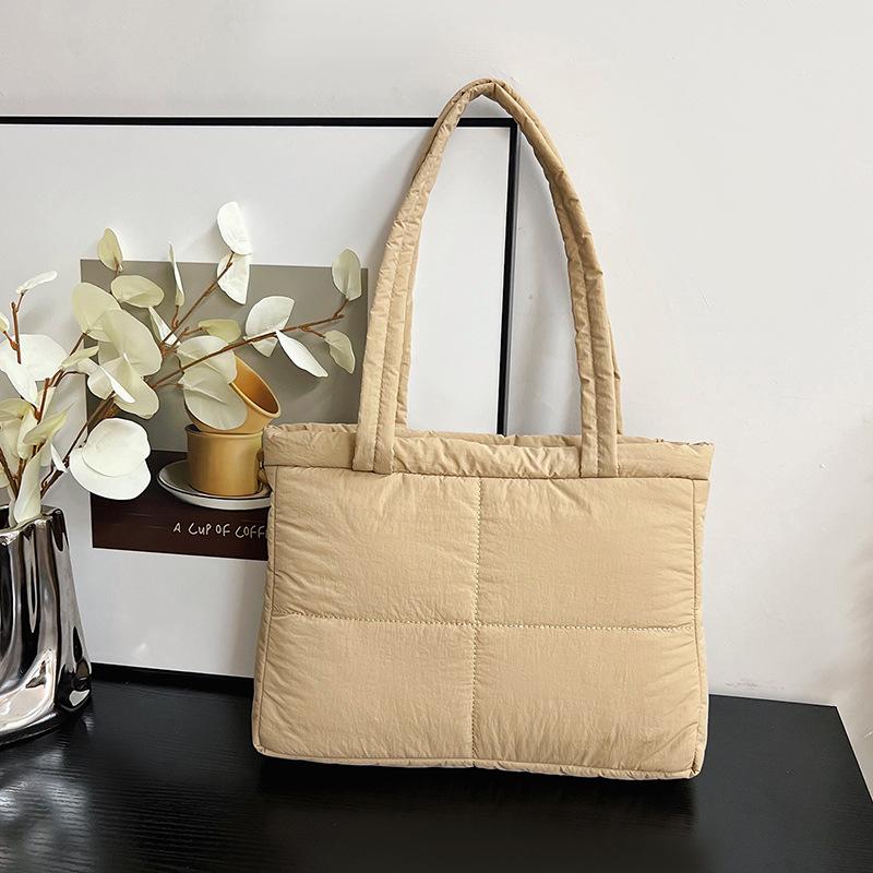 Корейская мода! Новая универсальная сумка через плечо с ромбовидным квадратным плетением, выполненная из хлопкового пуха, невероятно привлекательна.