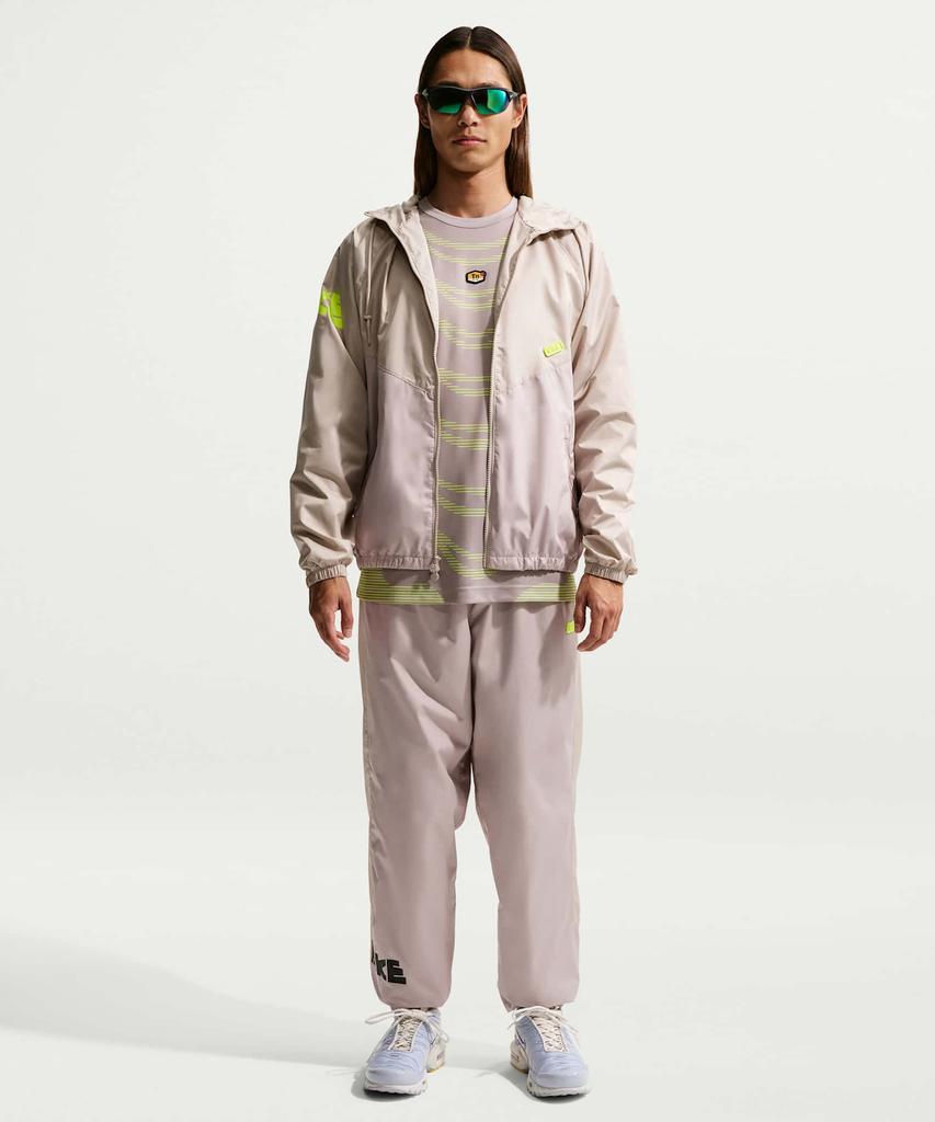Nike Ветровка с графическим принтом, тканая, размер M - Кремовый II:Лунная частица:Вольт / If0877-236