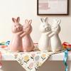 Пасхальный обнимающийся кролик керамическая фигурка миниатюрная розовая белая пара статуэтка кролика украшение для дома офиса настольное украшение