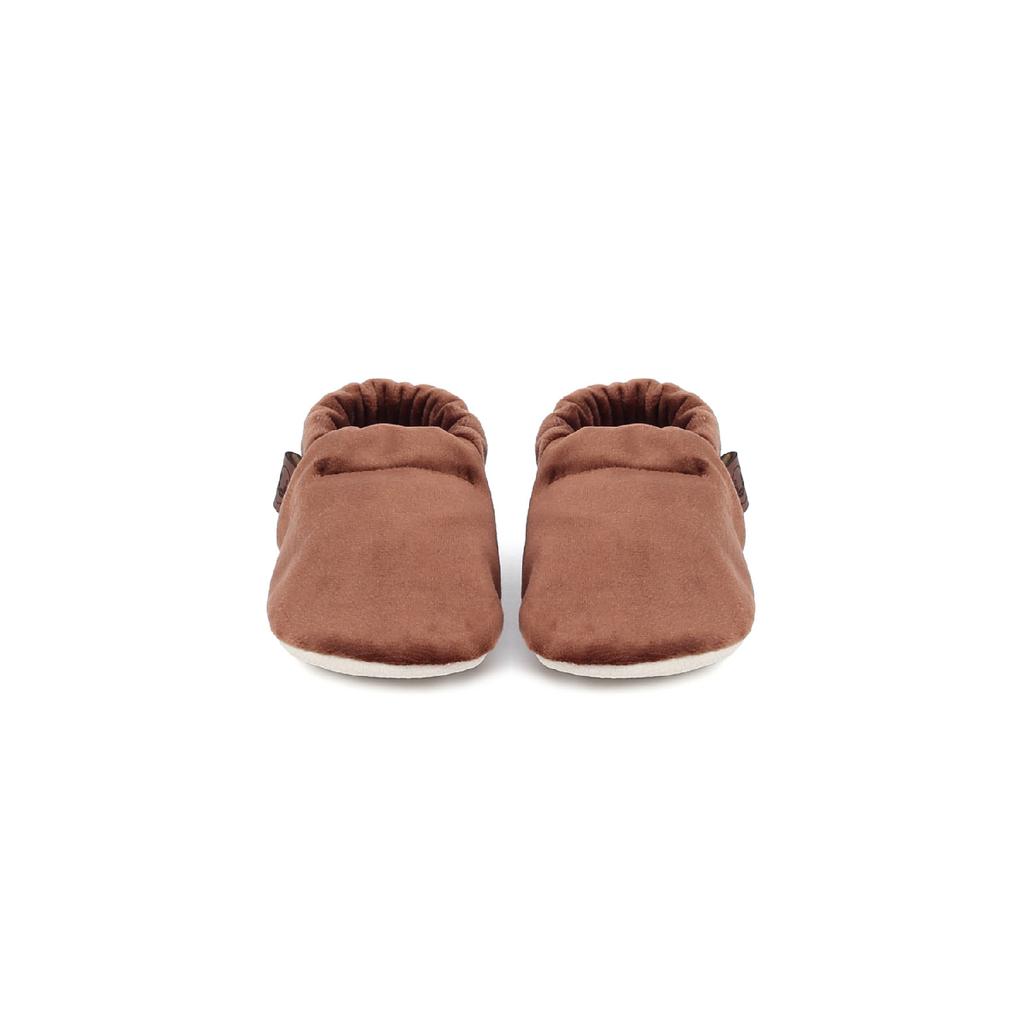 Бархатные коричневые детские пинетки