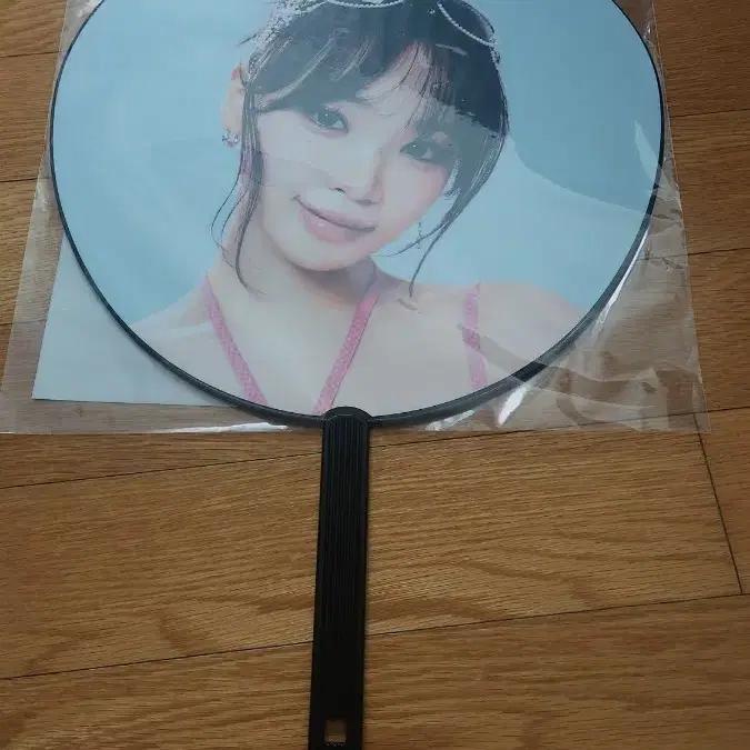 LE SSERAFIM Kim Chaewon picket
