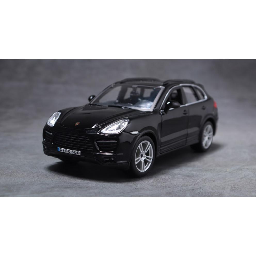 Ббураго 1:24 Черная модель автомобиля Porsche Cayenne Turbo литая