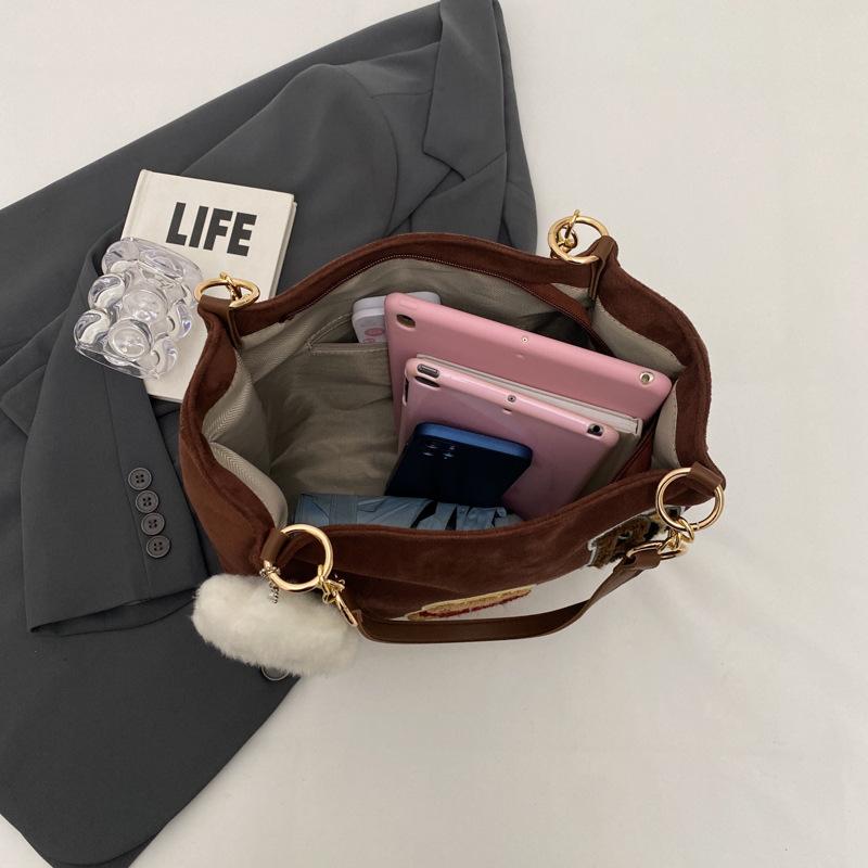 Bear Large-capacity Bag 2025 Autumn and Winter New Women's Bag Trendy Retro Tote Bag Alphabet Shoulder Commuter Bag