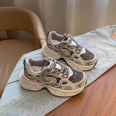 Дышащие кроссовки «папины кроссовки» женские на платформе 2025 весна новые легкие удобные модные универсальные взрывные повседневные кроссовки женские