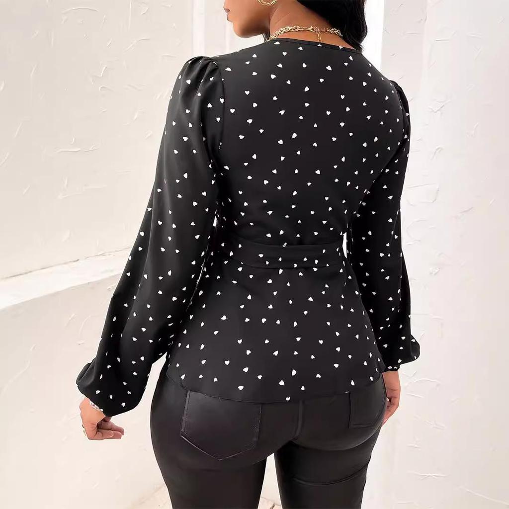 2024 Осень Женский топ с V-образным вырезом, принтом в виде сердечек и завязками