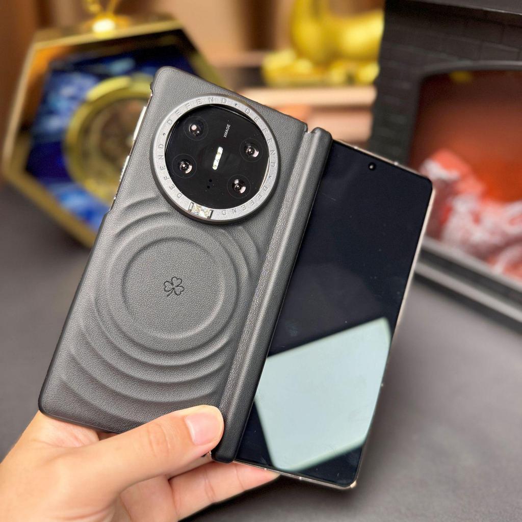 Магнитный чехол для телефона Huawei Mate X6, Защита от падений, с кольцом для камеры и бриллиантовыми акцентами, Однотонный кожаный дизайн для женщин.