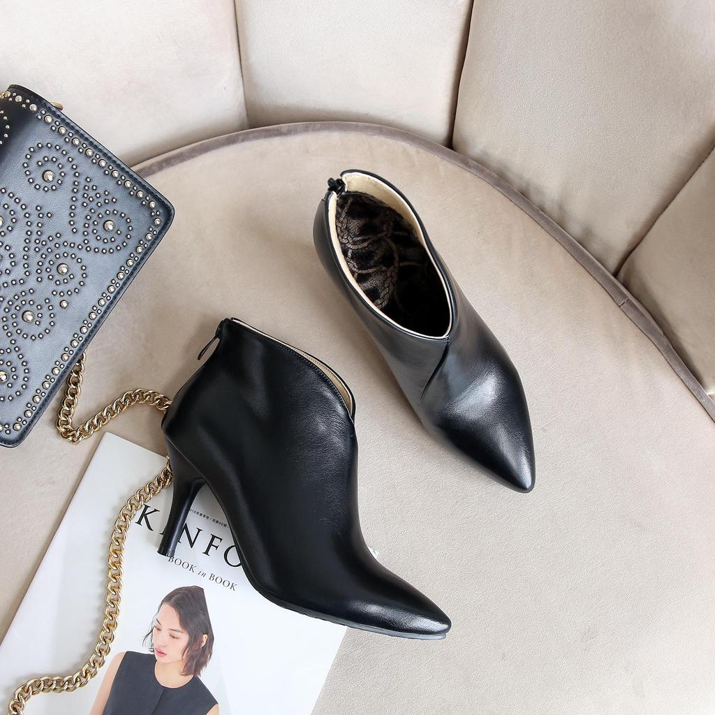 Женские короткие ботинки на высоком каблуке, осенне-зимние новые однотонные удобные и универсальные большие ботинки на небольшом остром каблуке
