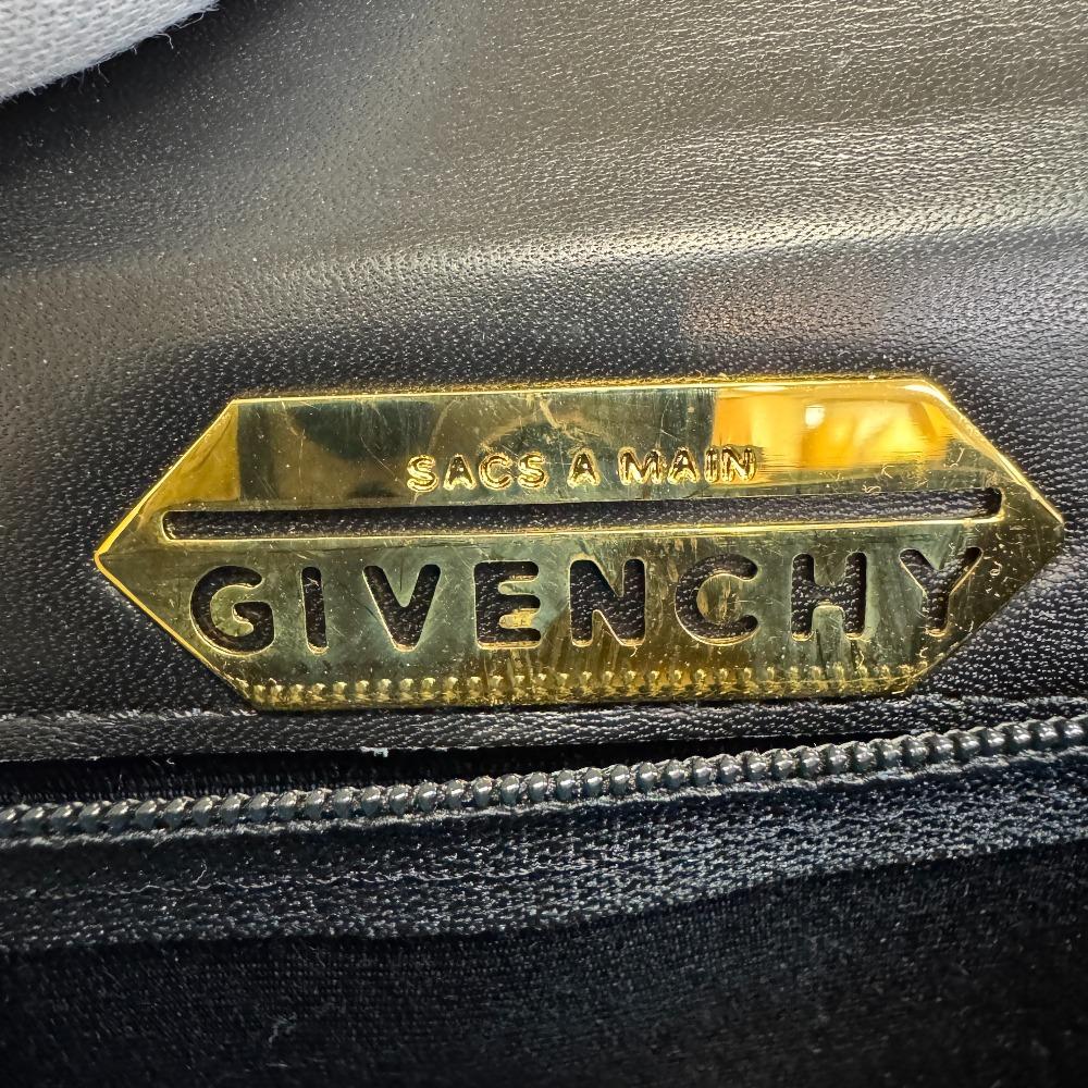 Givenchy Женская сумка из черной кожи с кнопкой-логотипом и верхней ручкой Б/у
