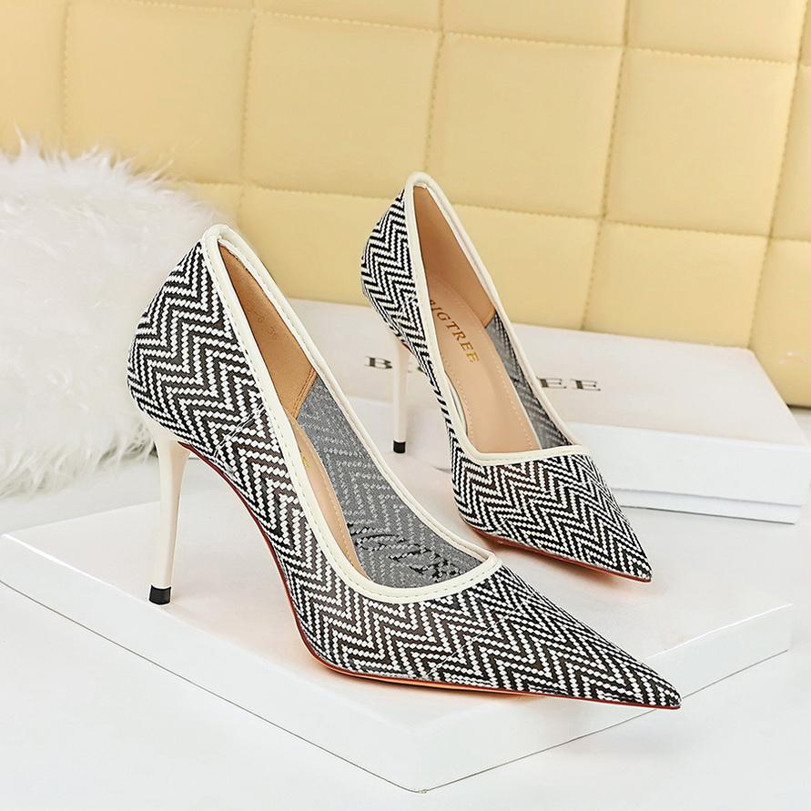 Модные женские туфли на высоком каблуке, острые сексуальные сетчатые туфли с открытым носком и кружевом