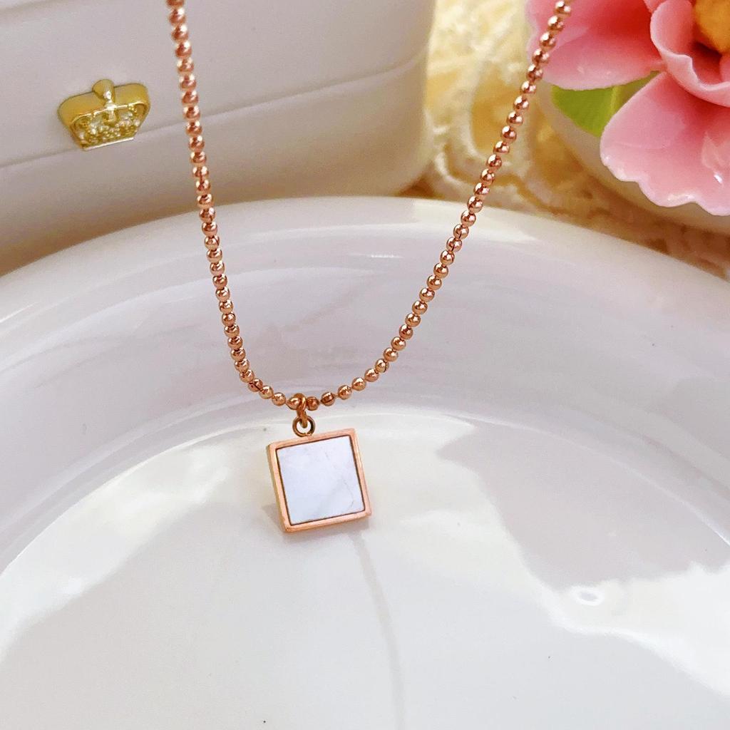 Позолоченная 18-каратным золотом титановая стальная цепочка с подвеской из ракушки - Универсальный, стильный и прочный дизайн для женщин