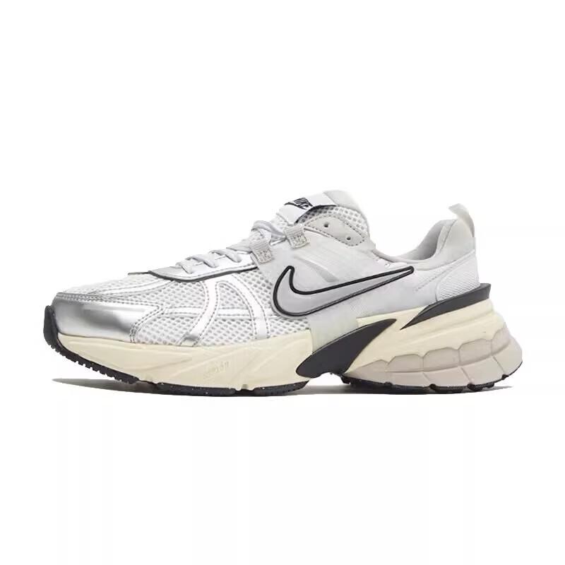 Nike Женские спортивно-повседневные кроссовки V2K RUN
