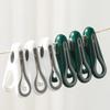 Портативная веревка для сушки с зажимами и корзиной, прочный пластиковый держатель-вешалка для полотенец, носков, ветрозащитные прищепки