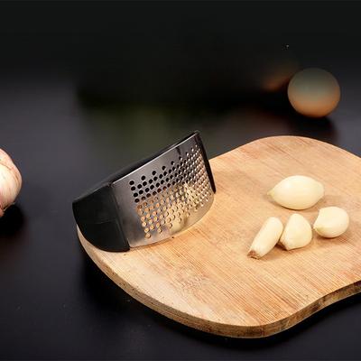 Пресс для чеснока из нержавеющей сталиРучная пластиковая ручка для измельчения чесночной пасты Дугообразный пресс для чеснока