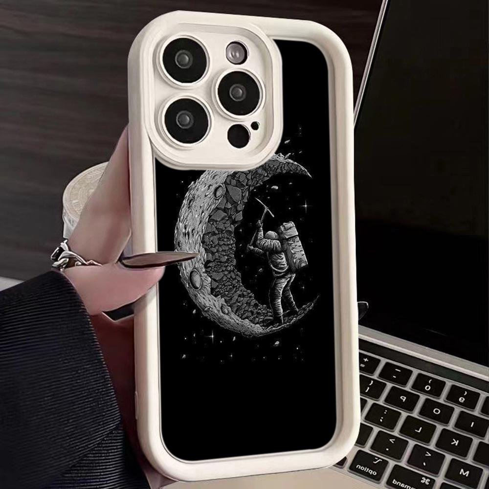 Ae97 Space Moon Astronaut Black art Защитные чехлы для телефонов для iPhone 13 14 15 Pro Max infinix Hot 40i Tecno Camon 30 20 Pro Angel Eyes Задняя крышка из ТПУ