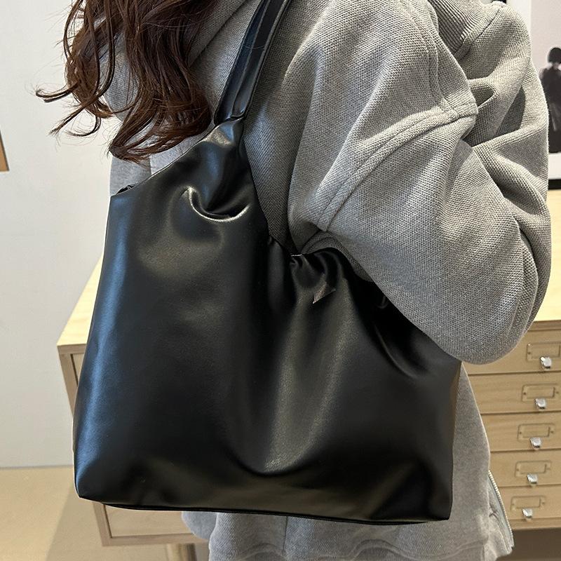 Большая вместительная сумка-тоут Cloud для женщин на осень и зиму, новая сумка через плечо Niche Design для женщин