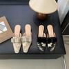 Мода 2024 Новые шлепанцы на высоком каблуке Женские вышитые ретро шлепанцы на тонком каблуке Маленький квадратный носок Вышитые туфли на высоком каблуке Женская обувь