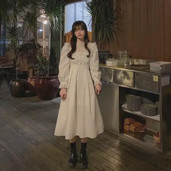 Женское зимнее корейское платье 2025 года с рукавами-фонариками и кружевом