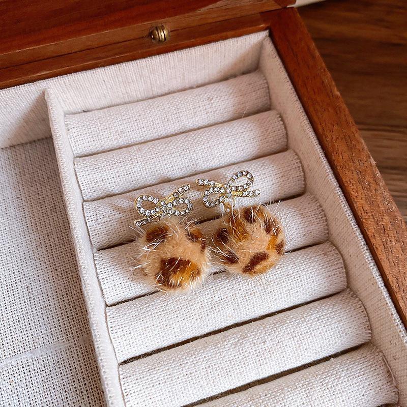 Серьги-подвески Геометрические с бантом Сердце леопарда Серебряная игла - Трендовый корейский стиль для женщин