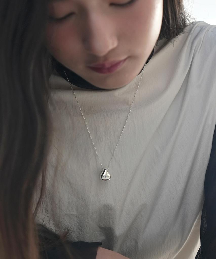 Reindeer Grotto Necklace 01