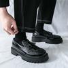 Модный парикмахер кожаная обувь Мода Британский стиль Повседневная вечеринка и ночной клуб Взрослые лоферы на толстой подошве Черно-белые 38-46