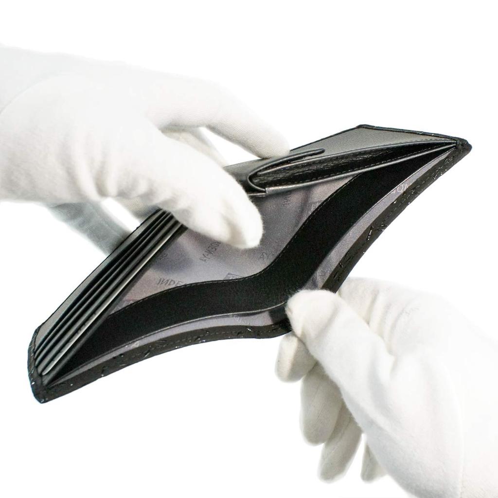 [Inden-ya] Inden Кошелек бифолд с отделением для купюр C, Тонкая кожа оленя, Черный с черным лаком, Узор «Стрекоза», 2003-01-008