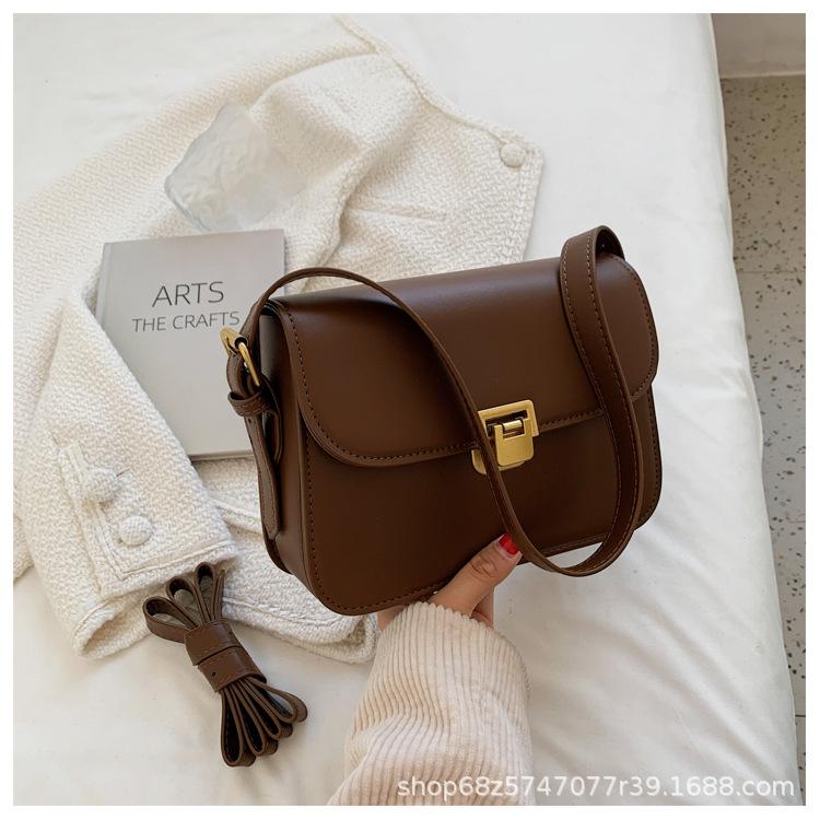 High-end tofu bag temperament women's bag 2025 new fashion commuter bag niche design crossbody bag small square bag
